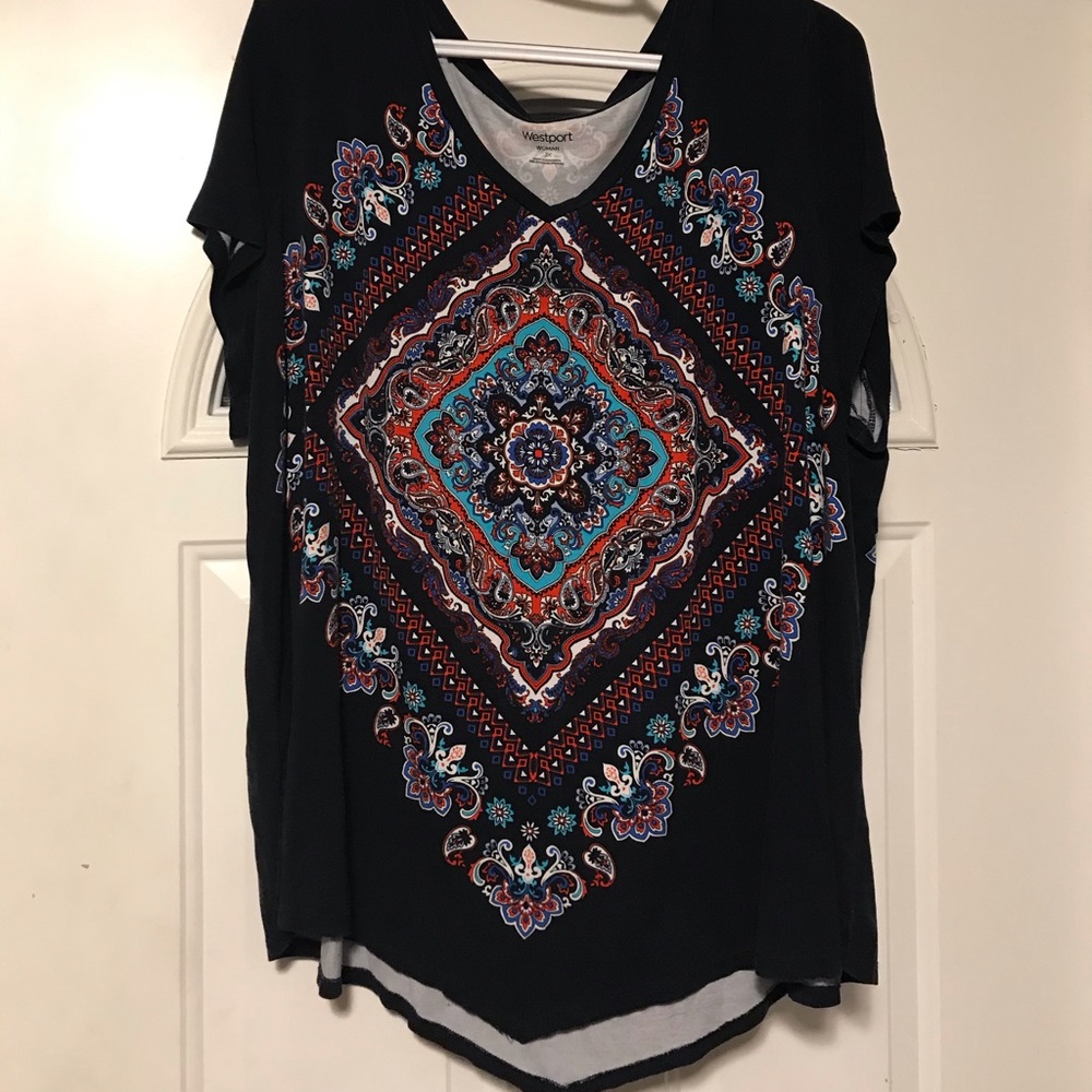 Westport/Dressbarn Navy background t shirt